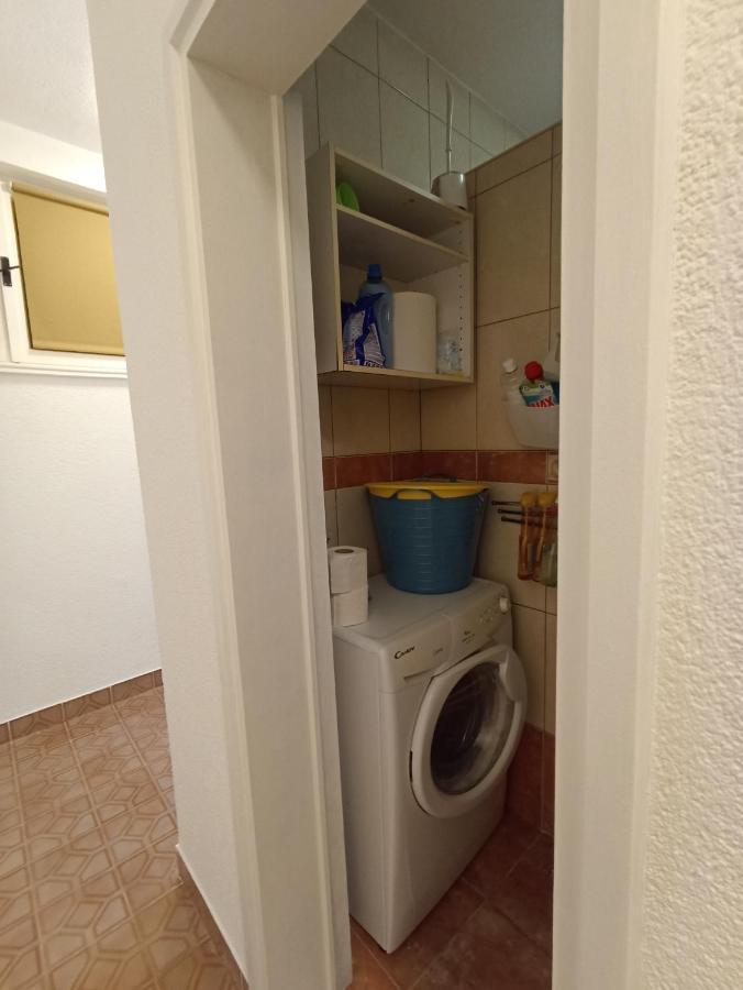 Apartment 70 M From The Beach Podgora Exterior photo